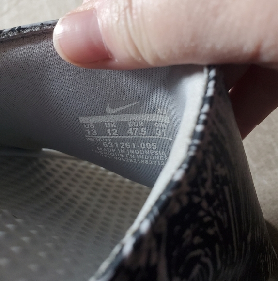 NIKE BENASSI MEN'S SIZE 13 SLIDES WOLF GRAY 631261-005 - Picture 4 of 5